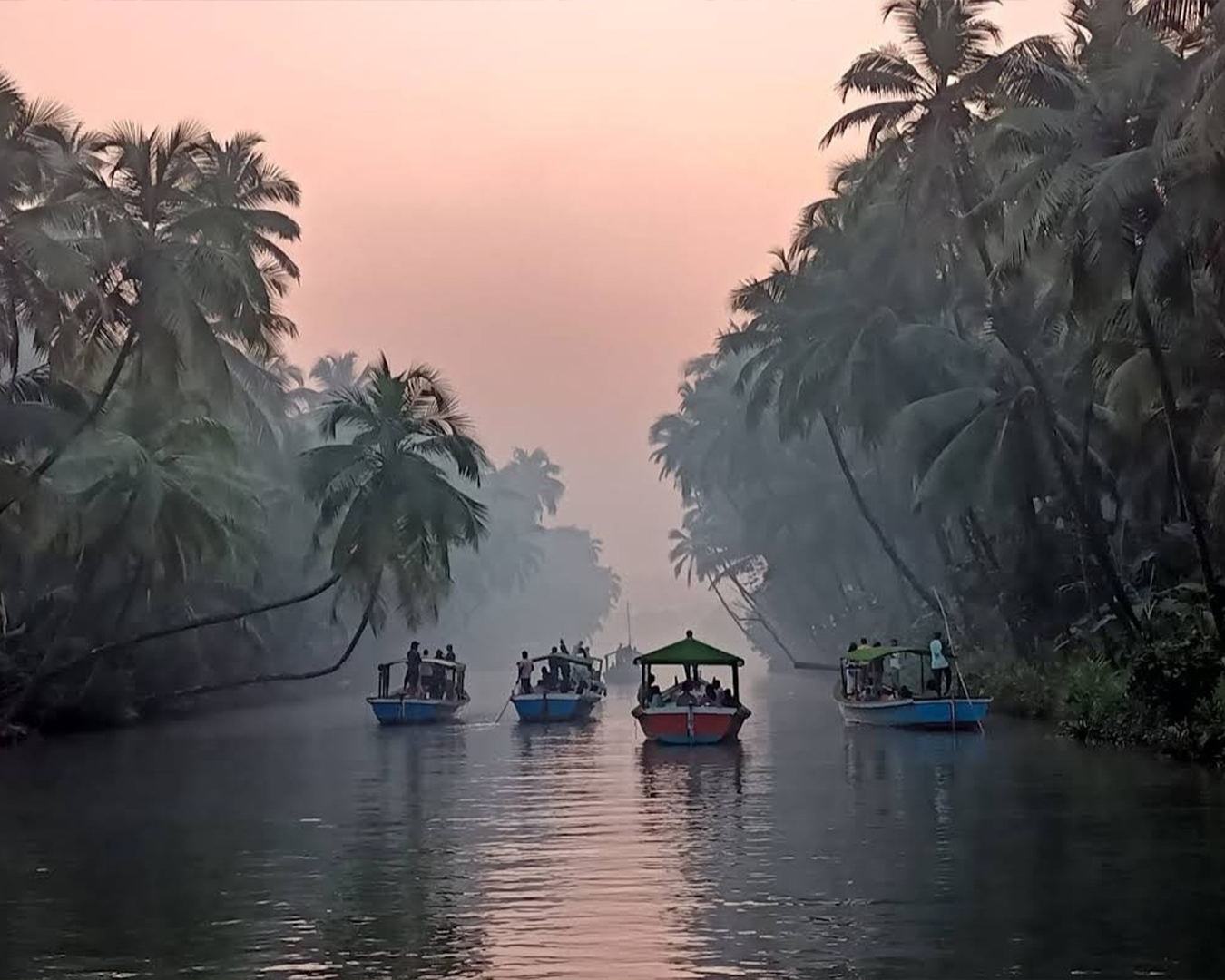 Sharavati backwater boating, Honnavar (10 min)
